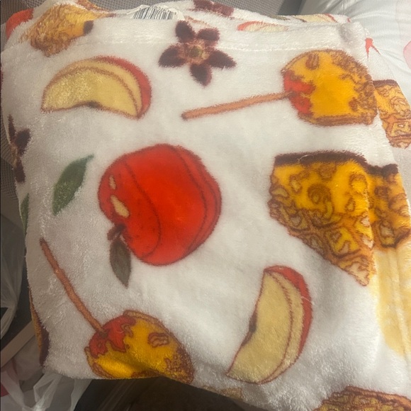 Apple Pie 🥧 Plush Throw Blanket 50x60 - Picture 4 of 4